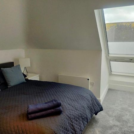 Stunning Luminous Penthouse/ 2Beds 2Baths Apartment บอร์นมัธ ภายนอก รูปภาพ