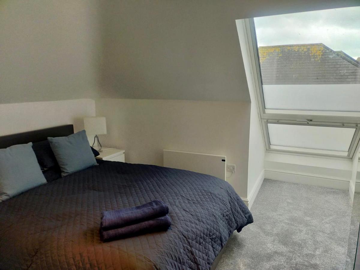 Stunning Luminous Penthouse/ 2Beds 2Baths Apartment บอร์นมัธ ภายนอก รูปภาพ