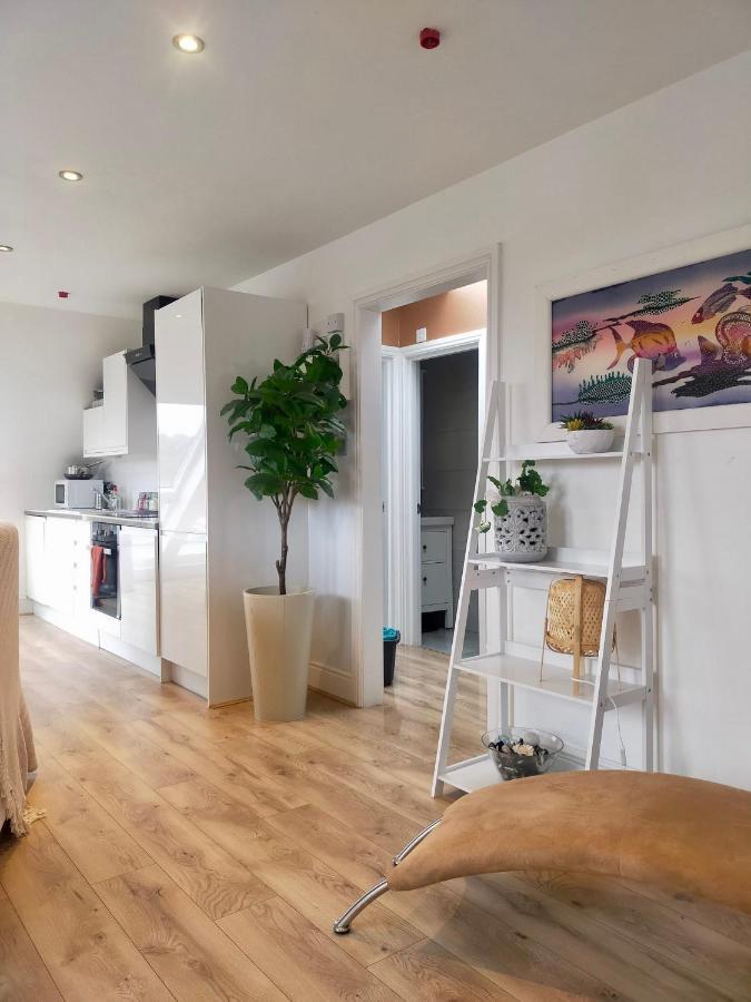 Stunning Luminous Penthouse/ 2Beds 2Baths Apartment บอร์นมัธ ภายนอก รูปภาพ
